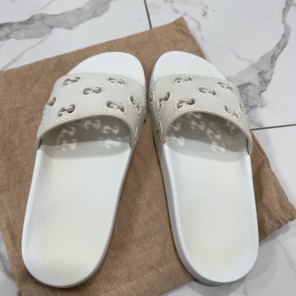 Gucci White Slide Sandals with Logo - Picture 7 of 10